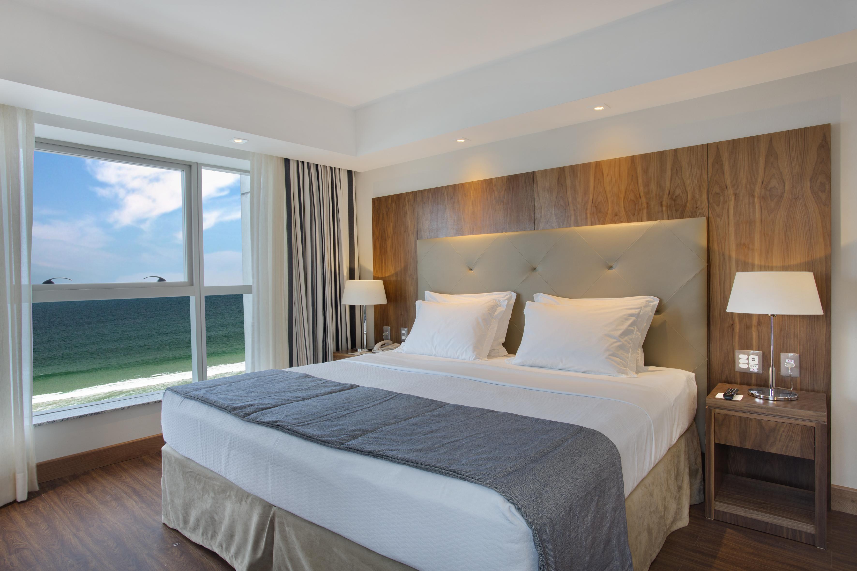 Windsor Marapendi Hotel ริโอเดจาเนโร ภายนอก รูปภาพ A bedroom at the hotel