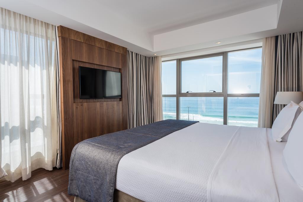 Windsor Marapendi Hotel ริโอเดจาเนโร ภายนอก รูปภาพ A bedroom at the Hilton Tel Aviv